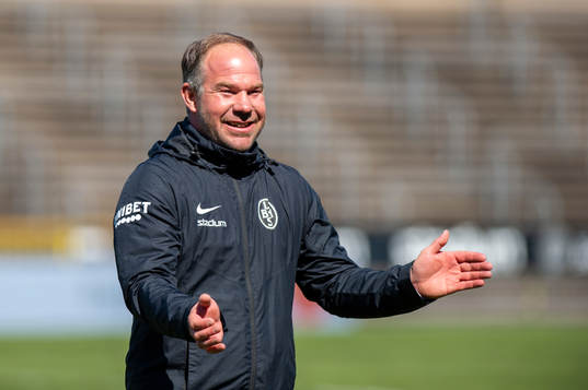 Landskronas fystränare Jonny Carlsson jublar