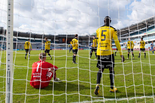 Häckens målvakt Pontus Dahlberg deppar
