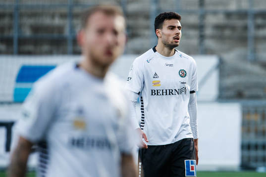 Örebros Deniz Hümmet deppar