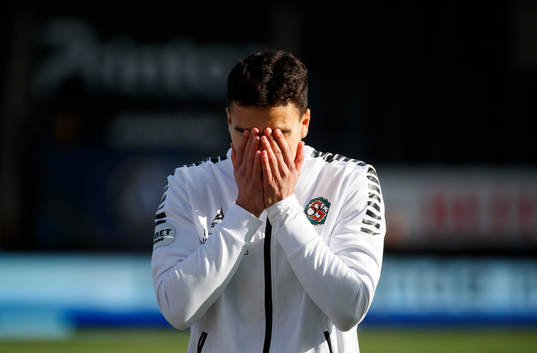 Örebros Deniz Hümmet deppar