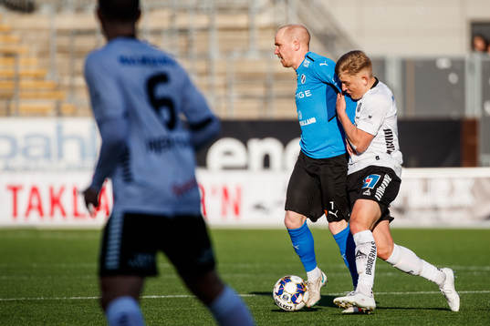 Halmstads Halmstads Simon Lundevall och Örebros Dennis