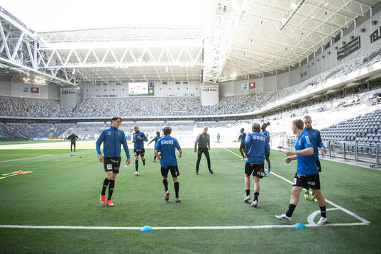 Sirius spelare värmer upp