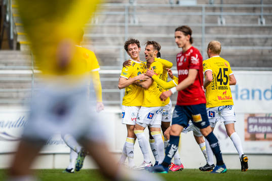 Bläddra bland fler bilder av Fotboll, Superettan, Falkenberg - Örgryte