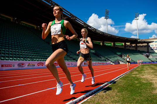 Amalie Sæten and Karoline Bjerkeli Grøvdal of Norway