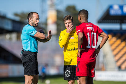 Östersunds Östersunds Nebiyou Perry, Mjällbys Joel