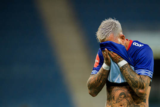 Aron Leonard Dønnum of Vålerenga looks dejected