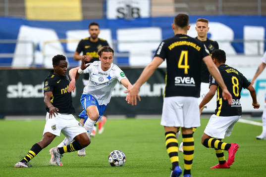 s Erick Otieno och IFK Norrköpings Jonathan Levi