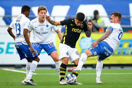 s Nicolas Stefanelli och IFK Norrköpings Linus Wahlqvist