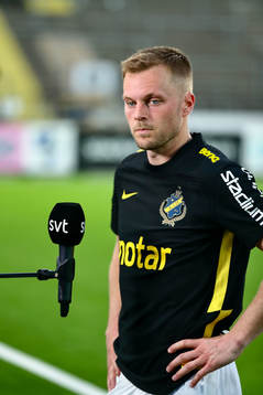 s Sebastian Larsson deppar och