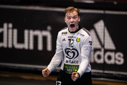 Sävehofs målvakt Simon Möller jublar