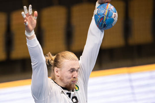 Sävehofs målvakt Bertram Obling räddar en straff