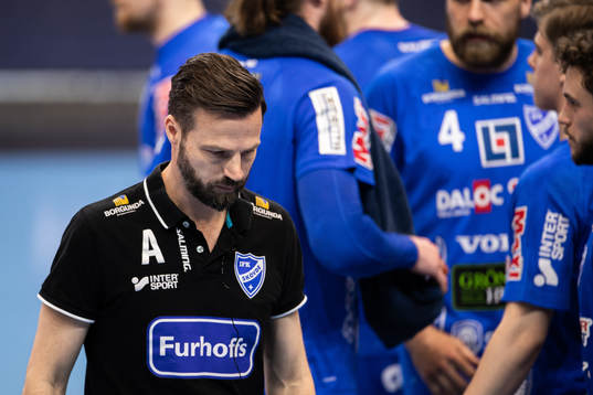 Skövdes tränare Henrik Signell deppar