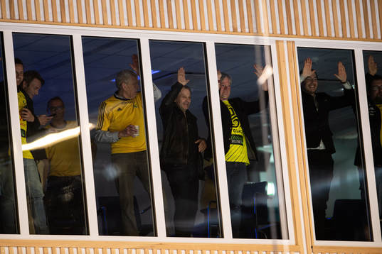 Sävehofs klubbdirektör Stefan Albrechtson jublar