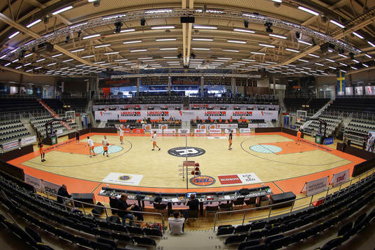 Norrköpings spelare börjar värma upp Stadium Arena