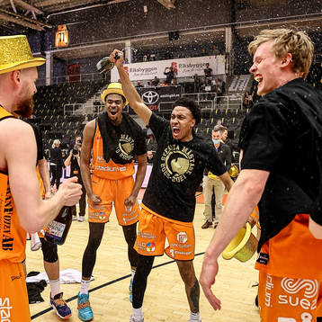 Norrköpings Kamau Stokes jublar