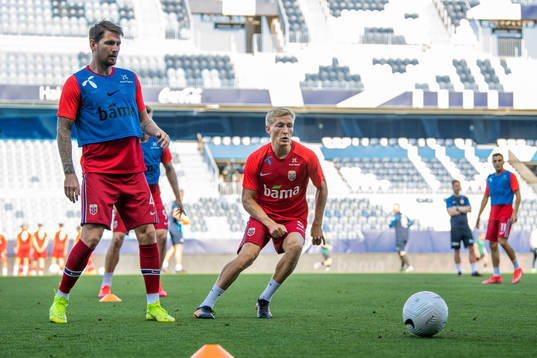 Stefan Strandberg and Birger Meling of Norway warm up