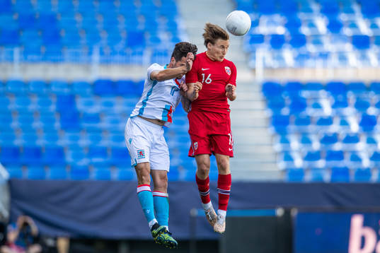 Michael Pinto of Luxembourg and Jonas Svensson of Norway