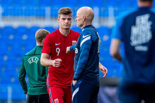 Alexander Sørloth and Ståle Solbakken, head coach of