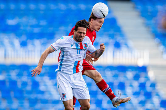Michael Pinto of Luxembourg and Jonas Svensson of Norway