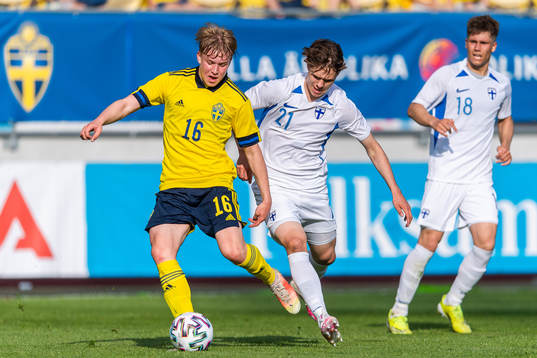 Daniel Svensson of Sweden and Casper Terho of Finland