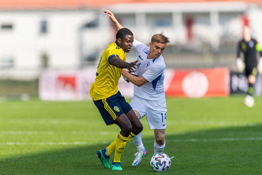 Benjamin Mbunga Kimpioka of Sweden and Elias Mastokangas of