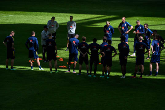 Janne Andersson, head coach, and players of the Swedish