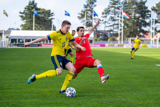 Emil Holm of Sweden and Lucas Correia of Luxembourg