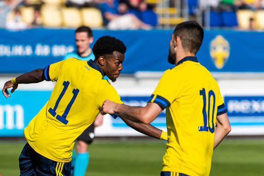 Anthony Elanga of Sweden celebrates