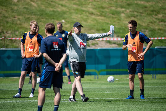 assistant coach Peter Wettergren of the Swedish national