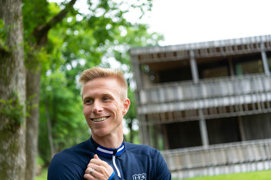 IFK Göteborgs Oscar Wendt blir intervjuad