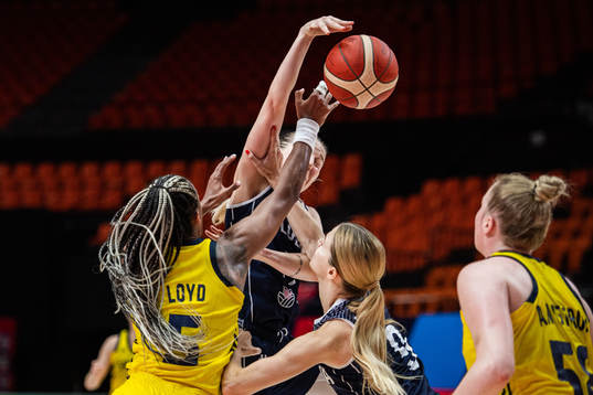 Kalis Loyd of Sweden and Terezia Palenikova of Slovakia