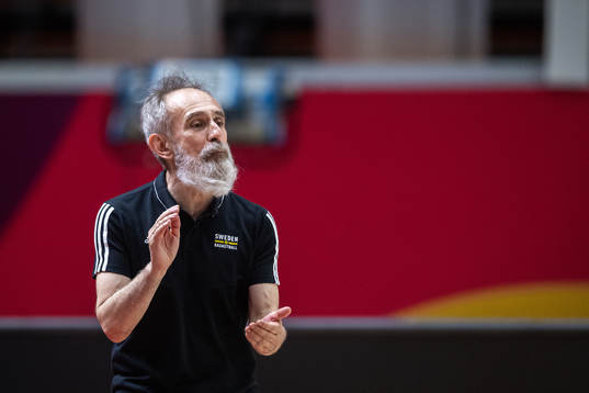 Head coach Marco Crespi of Sweden
