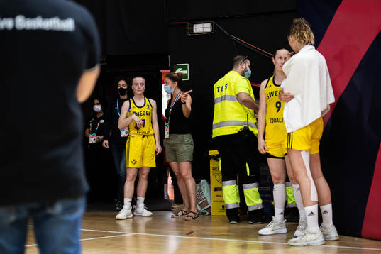 Klara Lundquist and Elin Eldebrink of Sweden
