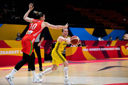 Anastasiya Verameyenka of Belarus and Elin Eldebrink of
