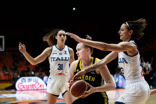 Alice Nyström of Sweden and Sabrina Cinili of Italy