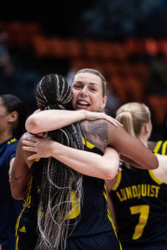 Paulina Hersler of Sweden celebrate with Kalis Loyd