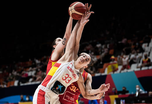 Laura Quevedo of Spain and Jelena Dubljevic and Milica