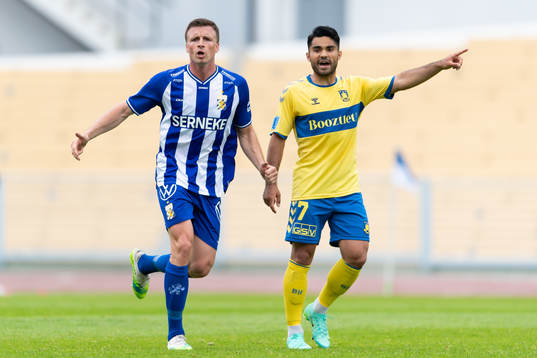IFK Göteborgs Calle Johansson och Bröndbys Rezan Corlu
