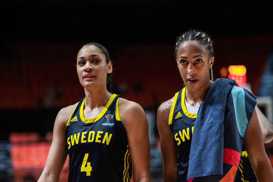 Nathalie Fontaine and Kalis Loyd of Sweden