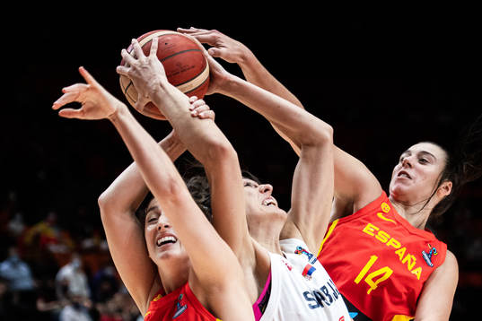 Tina Krajisnik of Serbia against Leonor Rodriguez and