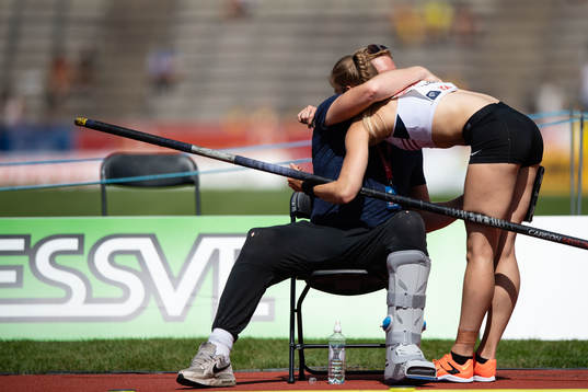 Gustaf Hultgren and Michaela Meijer of Sweden hugs