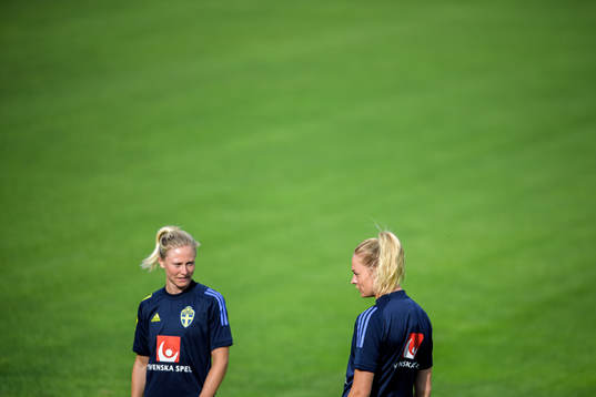 Rebecka Blomqvist och Fridolina Rolfö
