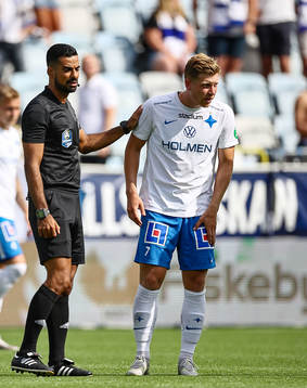 Domare Mohammed Al-Hakim och IFK Norrköpings Alexander