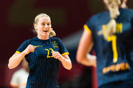 Emma Lindqvist of Sweden celebrates in the women's handball