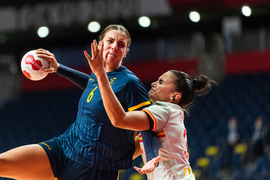 Carin Strömberg of Sweden and Almundena Maria Rodriguez of