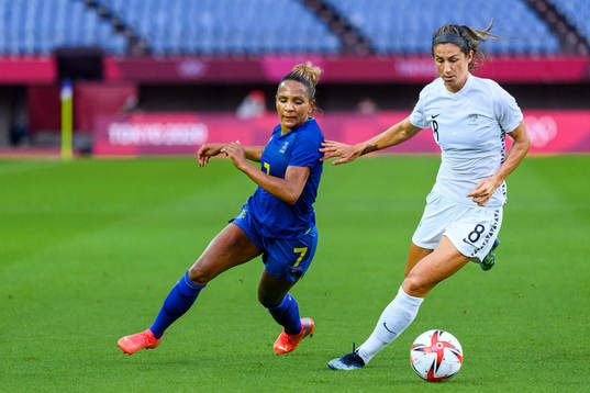 Madelen Janogy of Sweden and Abby Erceg of New Zealand in