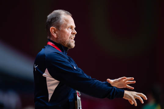 Thorir Hergeirsson, head coach of Norway, compete in the