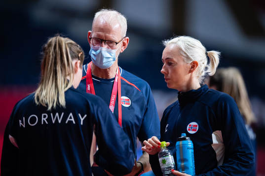 Mats Olsson, goalkeeper coach of Norway, goalkeeper Katrine