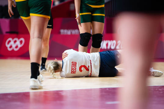 Henny Reistad of Norway in pain compete in the women's