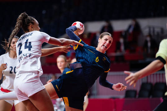 Carin Strömberg of Sweden compete in the women's handball